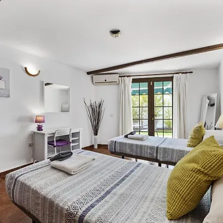 Josephine Villa Tias