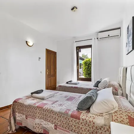 Josephine Villa Tias
