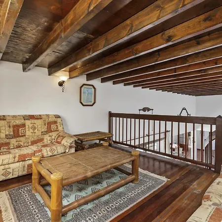 Josephine Villa Tias